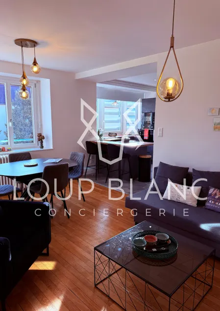 Maison du Peuple • Upscale • Free private parking - Image 1