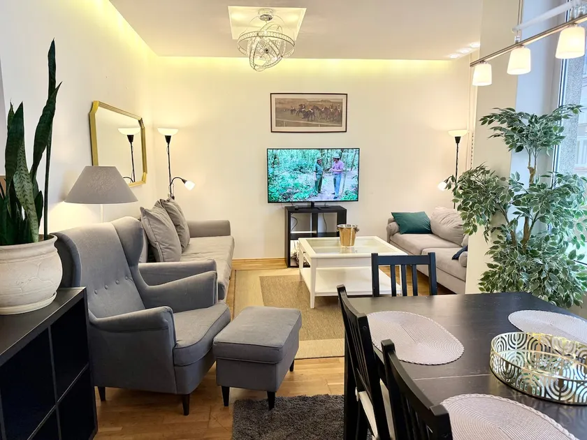 Pilies23 Old Town Luxury Apartment - Image 1