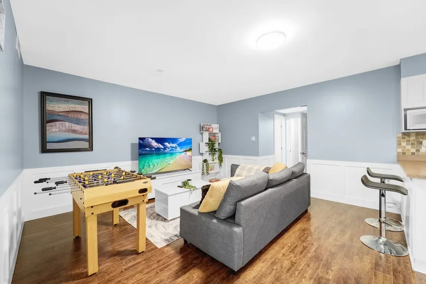 Cozy 1BR Walkout Apartment – Your home in Kanata! - Image 1