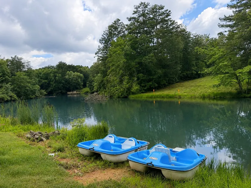 Hot Tub and Paddle Boat! Veteran Owned! - Unwind a - Image 1