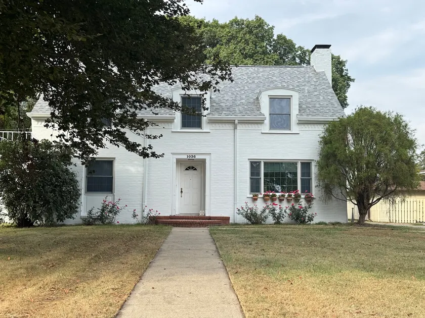 Hardin House in Monmouth - Image 1