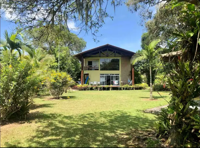Beach house by the sea in front of Ilha do Mel - Image 1