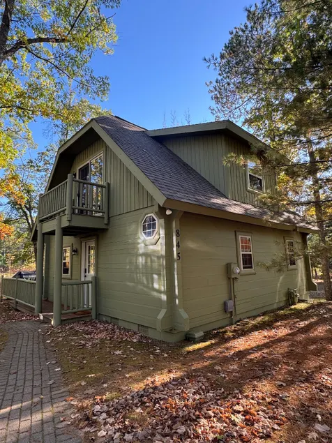 Welcome to our cozy cabin “Under the Oaks”! - Image 1