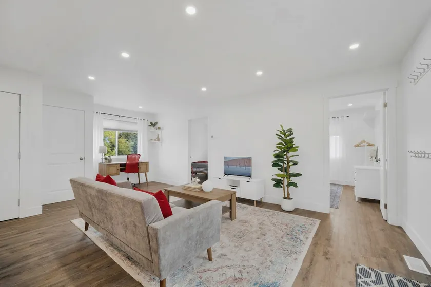 Stylish Main Floor Suite | Near Downtown Kitchener - Image 1