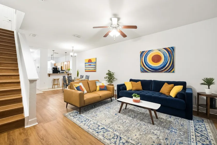 2 Bed, 2 1/2 Bath, Condo in Gainesville, Florida - Image 1