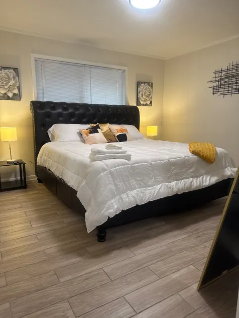 Modern Comfort in Fondren | King Bed - Image 1
