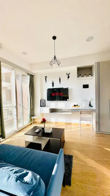 MIDDLE : 409 Flat in Pune | 5 min from Airport - Image 1