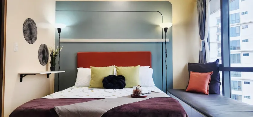 Cozy Penthouse Studio | Work-Friendly | Near Mall - Image 1