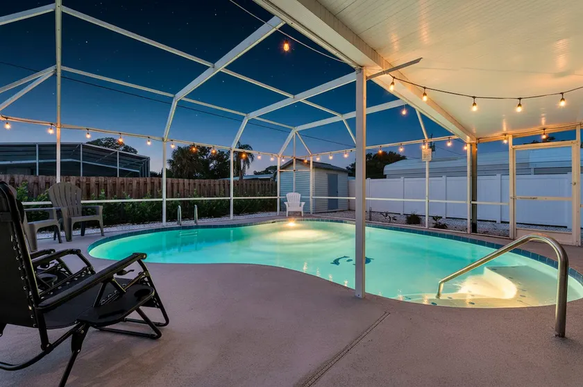 Fresh 5Bedroom w/ Heated Pool Mins to Siesta Beach - Image 1
