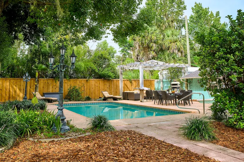 Vernon House - Pool Home in Downtown Ocala - Image 1