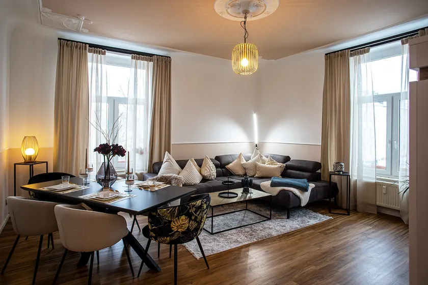 Exclusive Art Nouveau residence with balcony - Image 1
