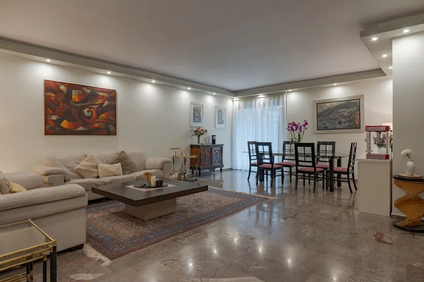 Spacious & central 2BR apt in Agia Paraskevi - Image 1