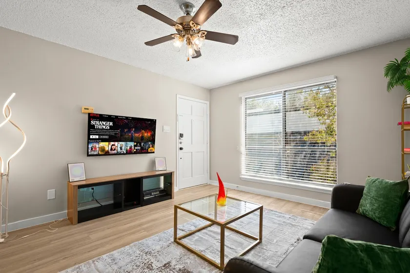 Modern 1BR • Near DT Austin • Parking/Wifi - Image 1