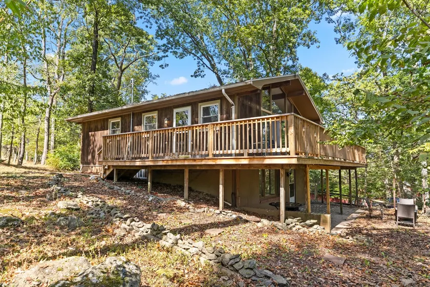 Cozy 4BR Cabin w/ Fireplace & Fire Pit - Image 1