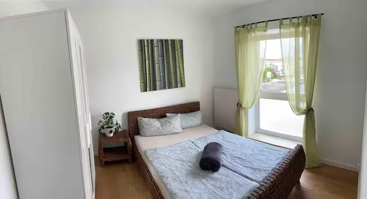Modern apartment near the airport - Image 1