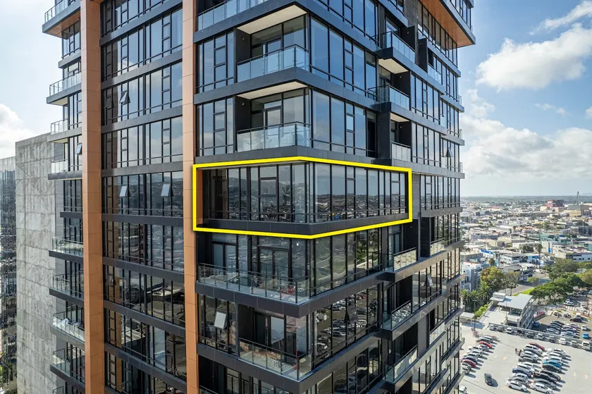 Downtown, comfortable, 5 minutes from the border! - Image 1