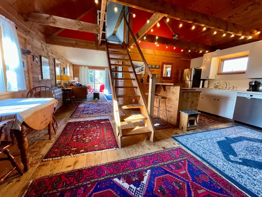 Cozy Vermont Loft/Mountain Views + Romantic Escape - Image 1