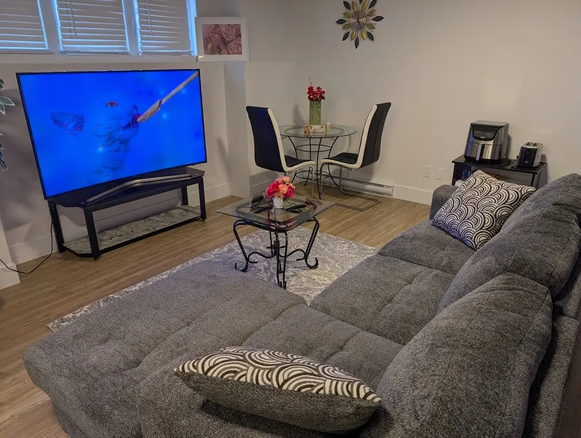 Charming Haven House - Image 1