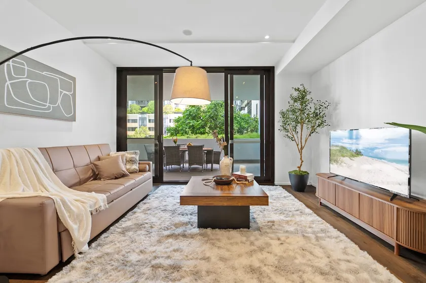 Prestige 3BR Retreat with 2 Parking Prime Sydney - Image 1
