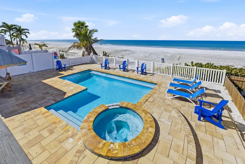Gulf Front Beach House mit privatem Pool - Sonnenversteck von Beach Time Rentals - Image 1