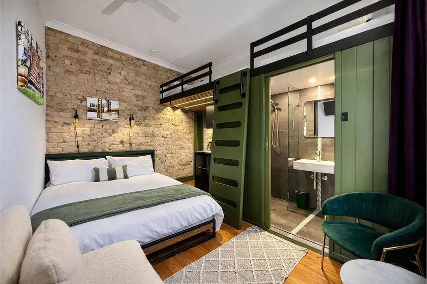 Balmain Village Retreat AC Free Street Parking City 3km - Image 1