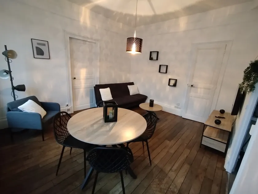 Le Ternaux Apartment - Image 1