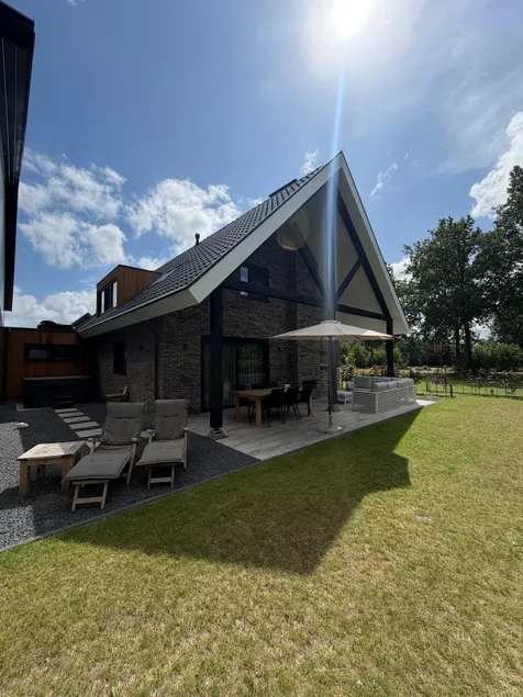 Luxury detached villa 6 people Jacuzzi & Sauna - Image 1