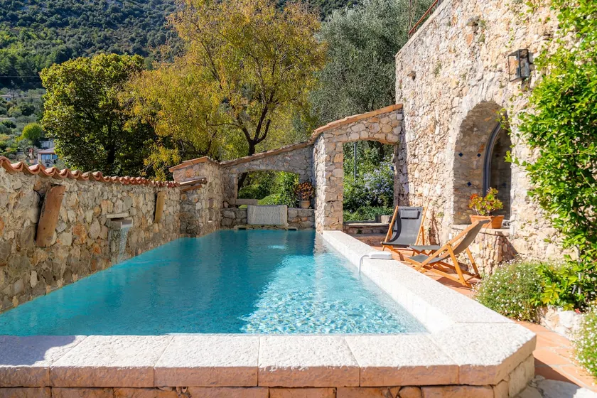 House XVII - Authenticity and contemporary luxury - Image 1