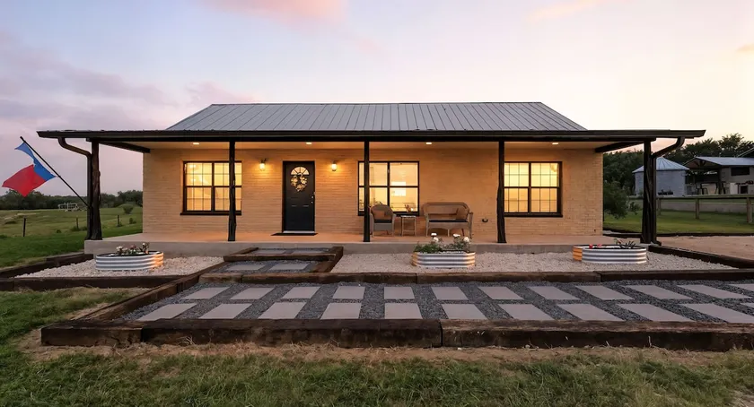 The Rambler's Rose Vacation Rental - Image 1