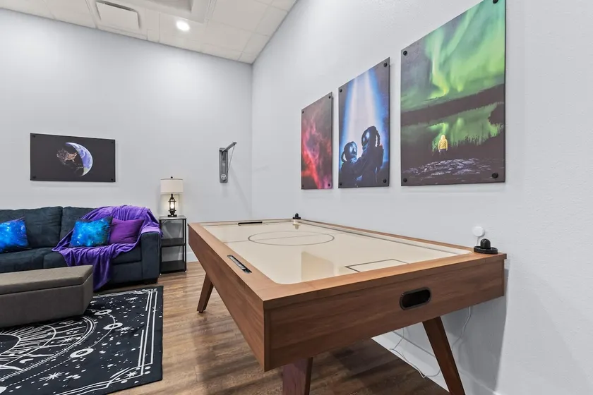 Shops, Drinks & Eats • Entertainment Loft•Sleeps 7 - Image 1
