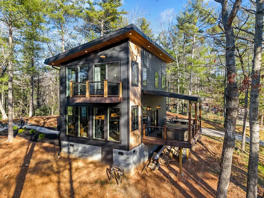 Asheville Cabin w/ Hot Tub, Fire Pit & EV Charger - Image 1