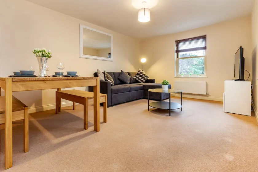 Hillbrook House 4- Malvern - Image 1