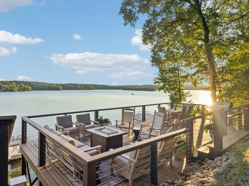 Million Dollar Views + Luxury + Infinity Deck - Image 1