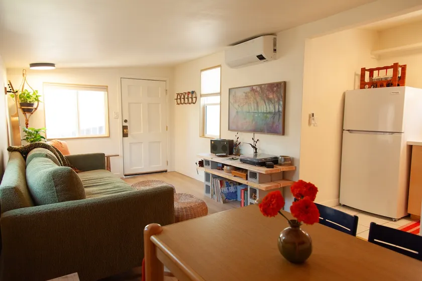 Coastal One Bedroom Entire Guest House - Image 1