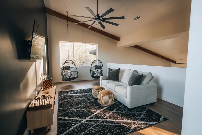 Zion Sky-Starlight retreat~3BR/3BA+HotTub+FirePit - Image 1