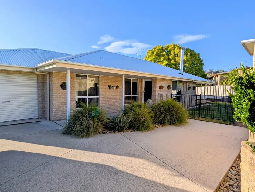 House of Lésroy 3BR king queen double + single - Image 1