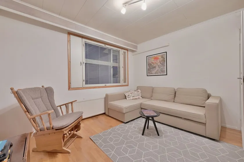 Spacious apartment in the peaceful countryside - Image 1