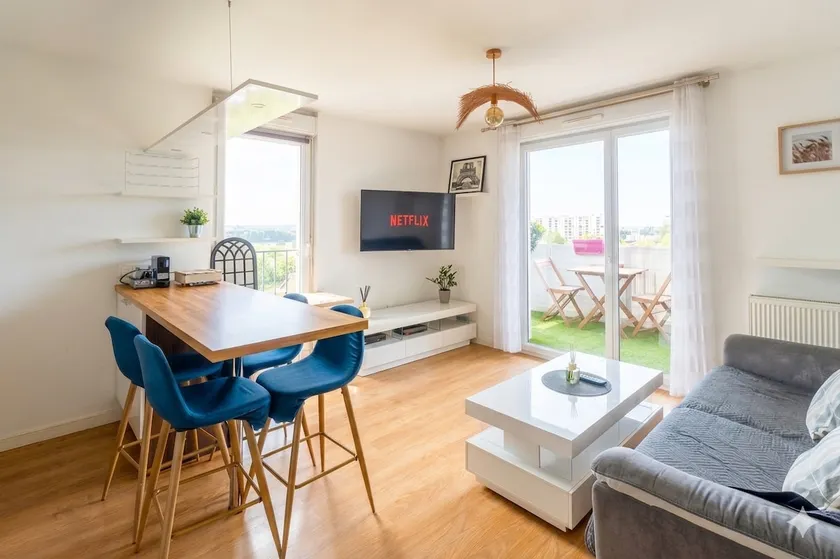 Bright 2-bedroom apartment 15 min from Paris, Orly airport 10 min away - Image 1