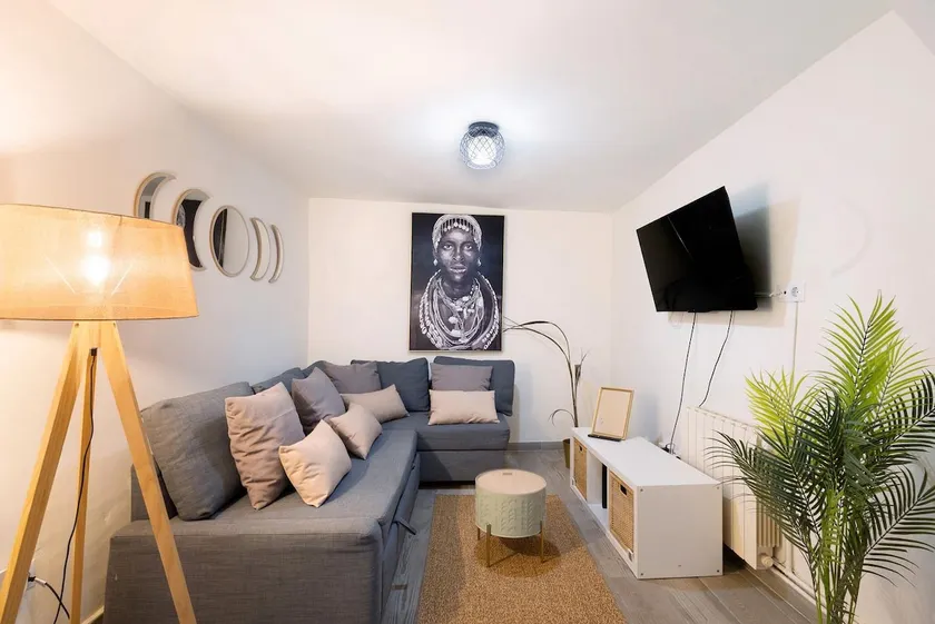 moon apartment - Image 1