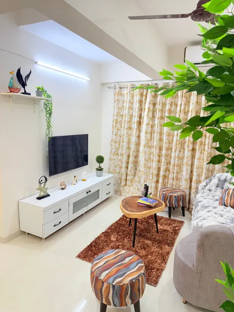 Beach Life & Breeze : Cozy 2BHK in Versova - Image 1