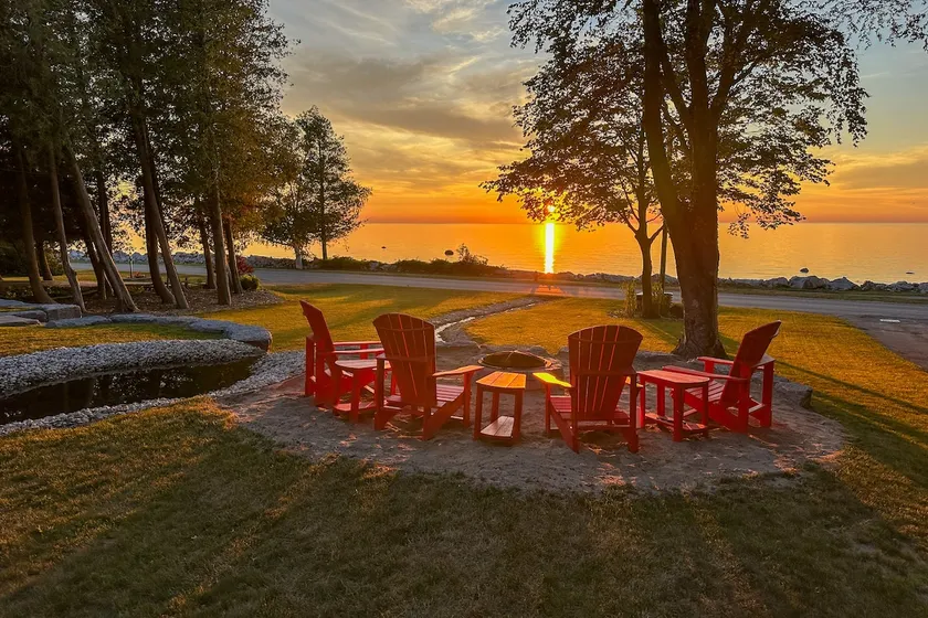 Lake Huron Waterfront Cozy Cottage - Image 1
