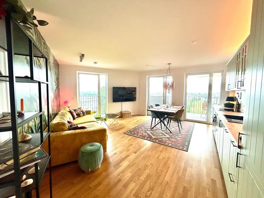 Big flat on 6th fl, amazing view over BER airport! - Image 1