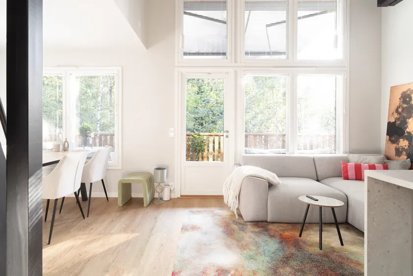 City Cottage With Sauna and Hot Tub Near Helsinki - Image 1