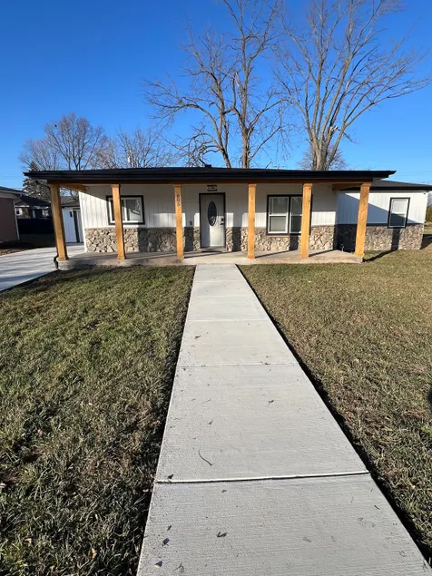 Home in Fowler - Image 1