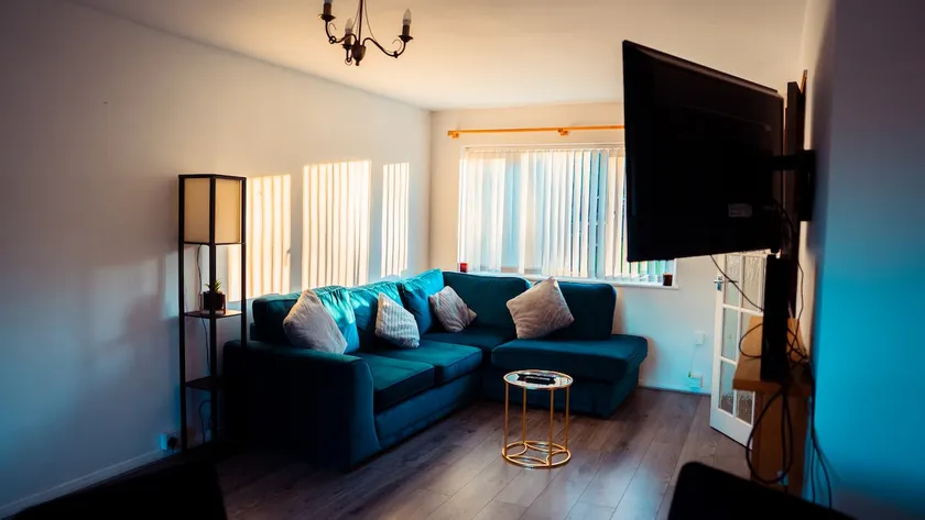 2BR Near Cov Arena & NEC | Fast Wifi & Office Room - Image 1