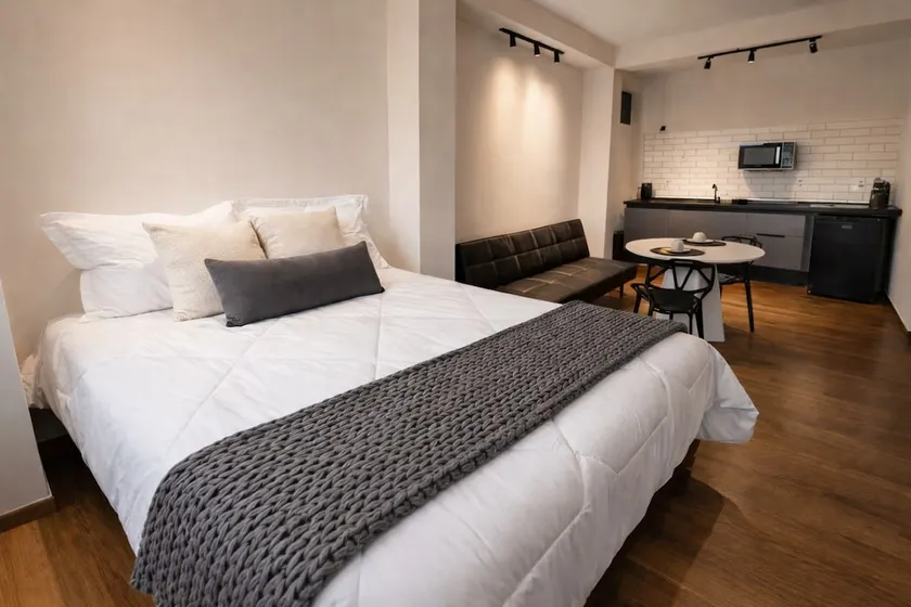Luxury Loft | Jacuzzi | Air Conditioning | Cellar & Complimentary Wine - Image 1