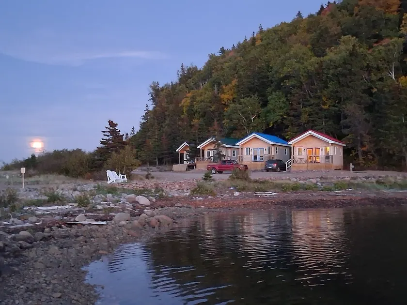 Smokey Cove Blue Cottage - Image 1