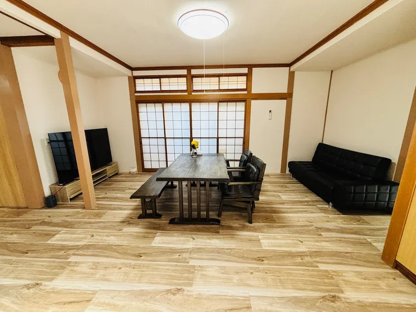 Tokai-dori House 200m from Tokai-dori subway station! 15 minutes direct to Sakae on the Meiko Line, 5 minutes on foot to LaLaport - Image 1