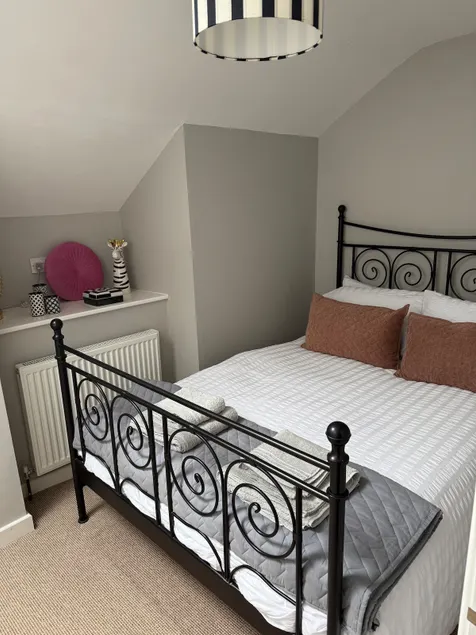Hamlet Hideaway - Image 1