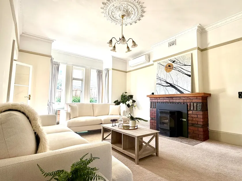 Period charm with scenic view and modern luxury - Image 1